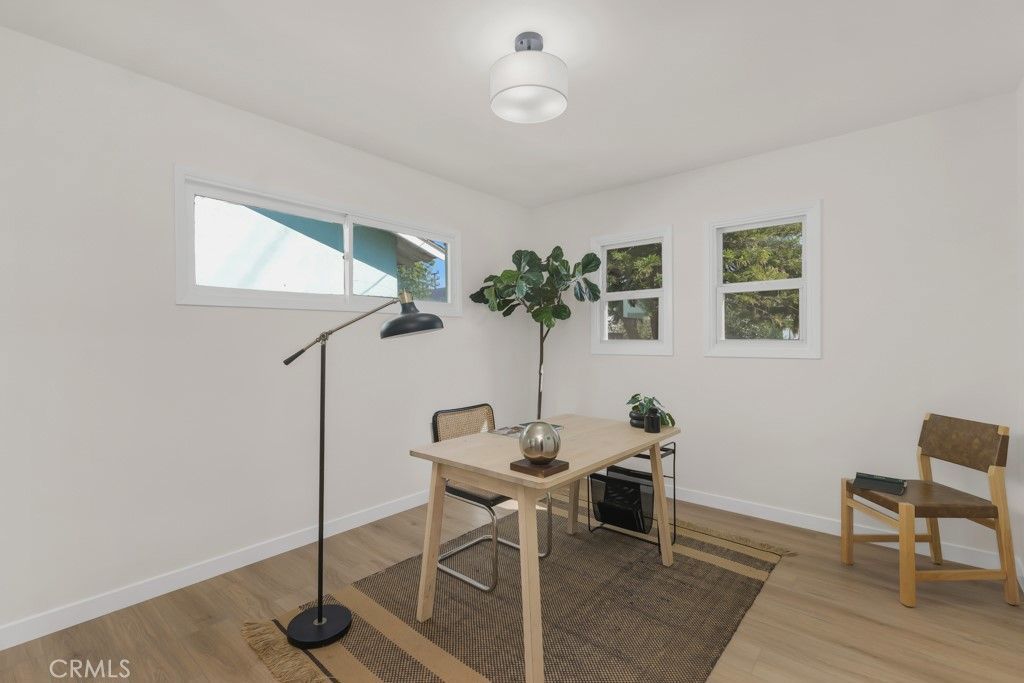 Image 15 of property listing at 16125 Haynes Street, Van Nuys, CA 91406