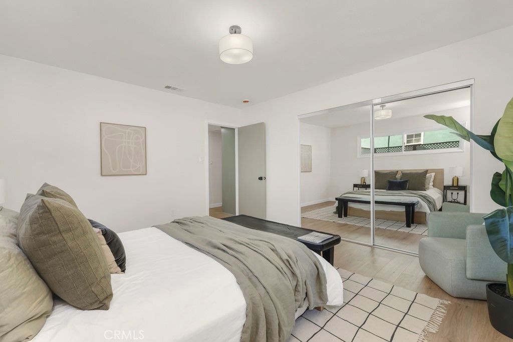 Image 18 of property listing at 16125 Haynes Street, Van Nuys, CA 91406