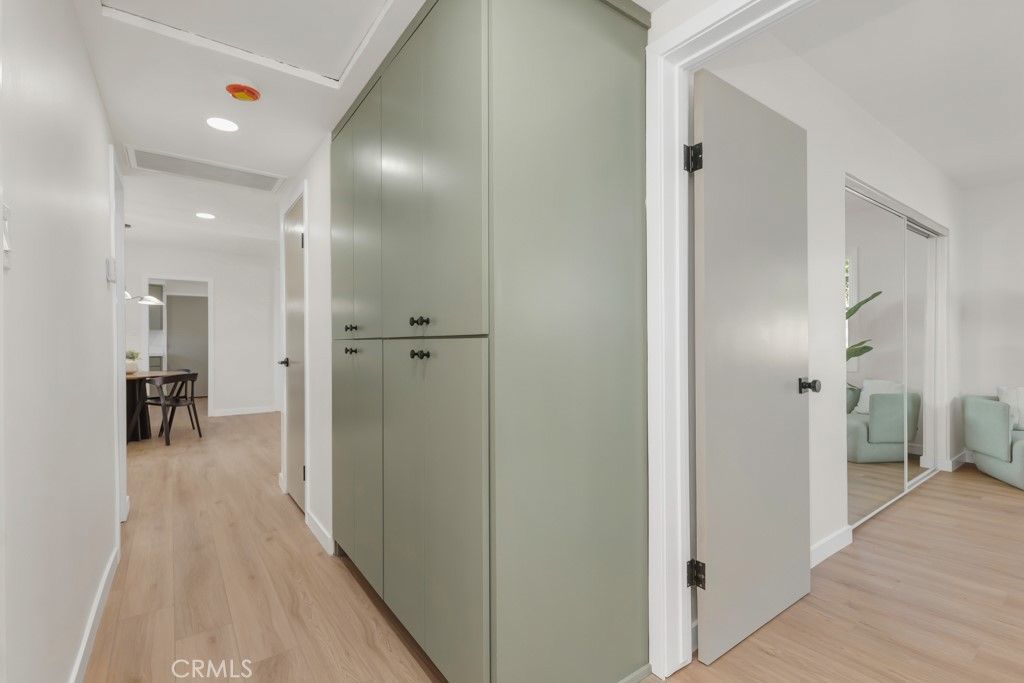 Image 21 of property listing at 16125 Haynes Street, Van Nuys, CA 91406