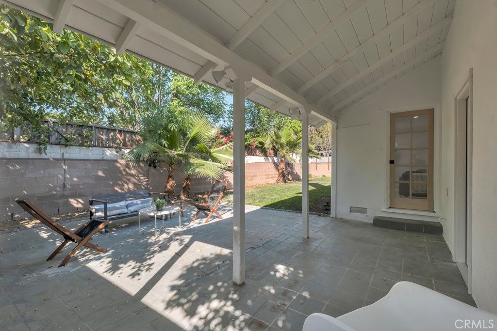 Image 22 of property listing at 16125 Haynes Street, Van Nuys, CA 91406