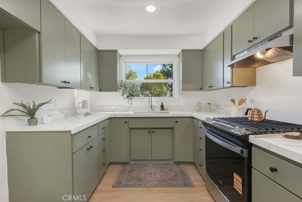 Image 3 of property listing at 16125 Haynes Street, Van Nuys, CA 91406