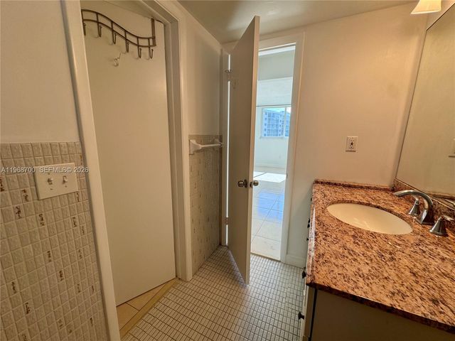2855 Leonard Drive H202, Aventura, FL 33160