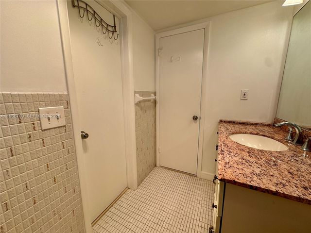 2855 Leonard Drive H202, Aventura, FL 33160