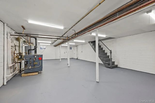 2219 28 Street 1st FL, Astoria, NY 11105
