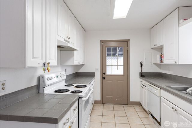 5219 Clarkston Street, Tacoma, WA 98404