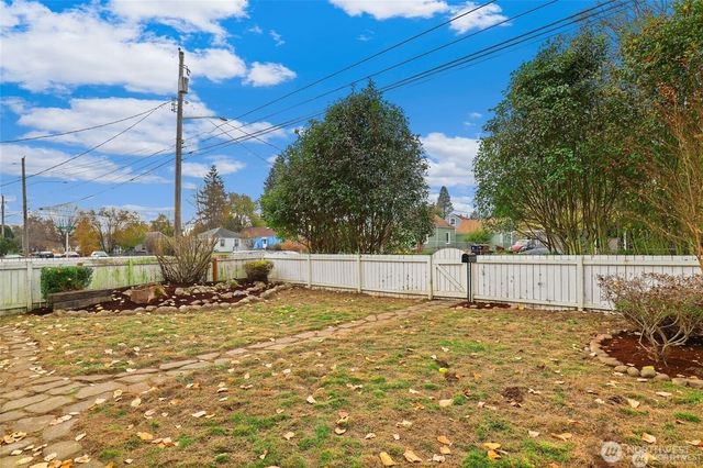 5219 Clarkston Street, Tacoma, WA 98404