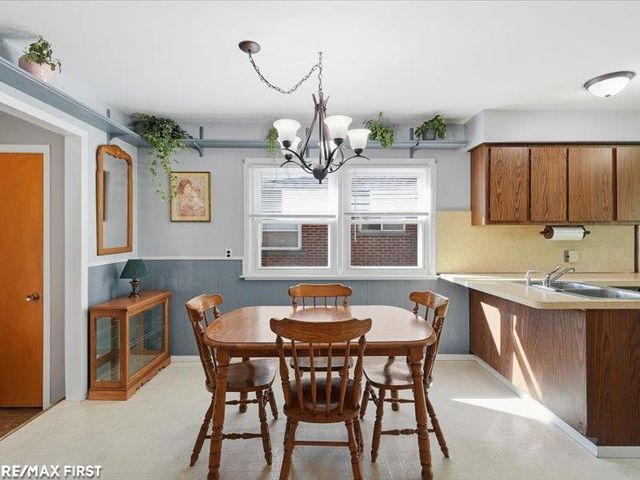 25747 Belleair Street, Roseville, MI 48066