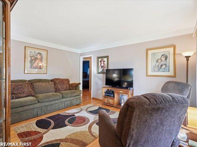 25747 Belleair Street, Roseville, MI 48066