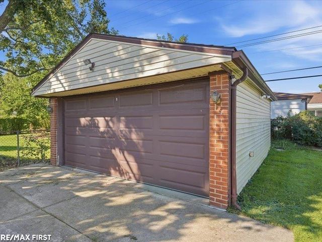 25747 Belleair Street, Roseville, MI 48066