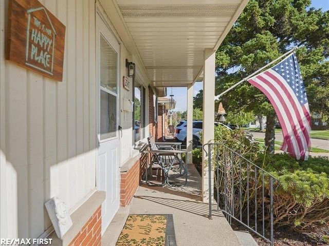 25747 Belleair Street, Roseville, MI 48066