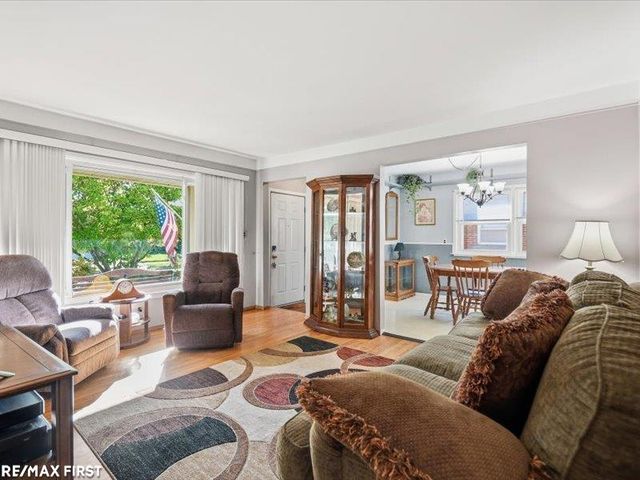 25747 Belleair Street, Roseville, MI 48066