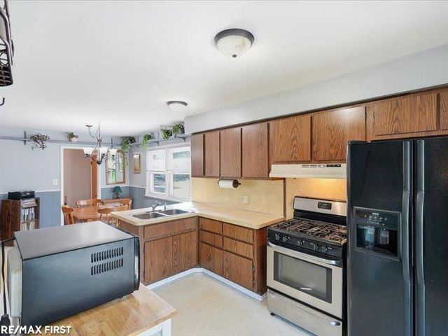 25747 Belleair Street, Roseville, MI 48066