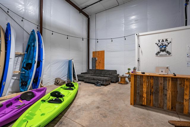 2074 Commerce Drive 103, Medford, OR 97504