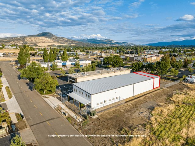2074 Commerce Drive 103, Medford, OR 97504