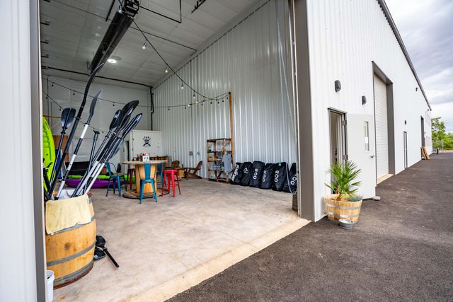 2074 Commerce Drive 103, Medford, OR 97504