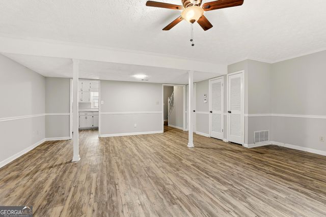 155 Williamsburg Way, Fayetteville, GA 30214