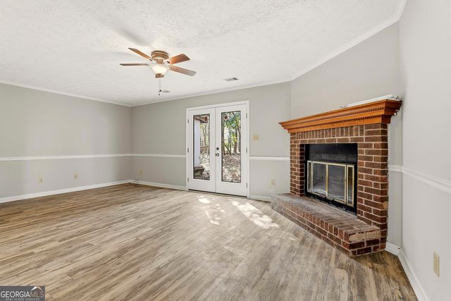 155 Williamsburg Way, Fayetteville, GA 30214