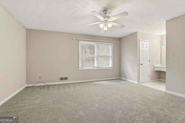 155 Williamsburg Way, Fayetteville, GA 30214