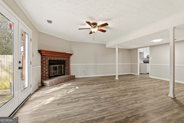 155 Williamsburg Way, Fayetteville, GA 30214