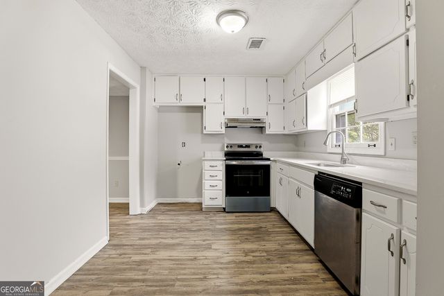 155 Williamsburg Way, Fayetteville, GA 30214