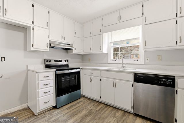 155 Williamsburg Way, Fayetteville, GA 30214