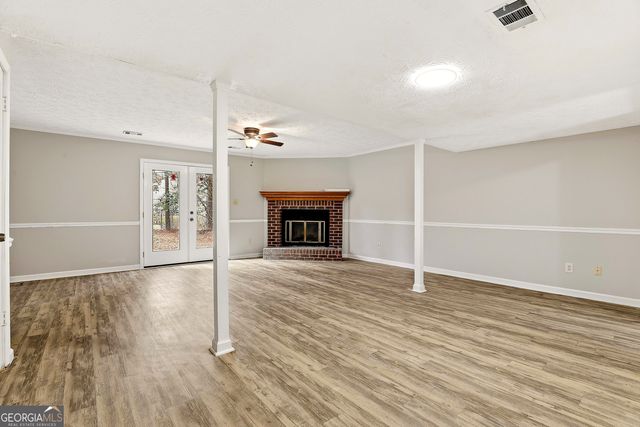 155 Williamsburg Way, Fayetteville, GA 30214