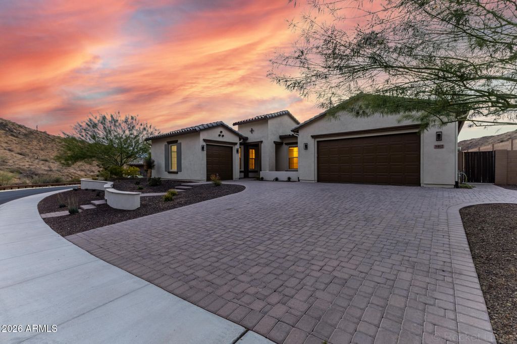 Image 9 of property listing at 3412 W MORGAN IVY Lane, Phoenix, AZ 85045