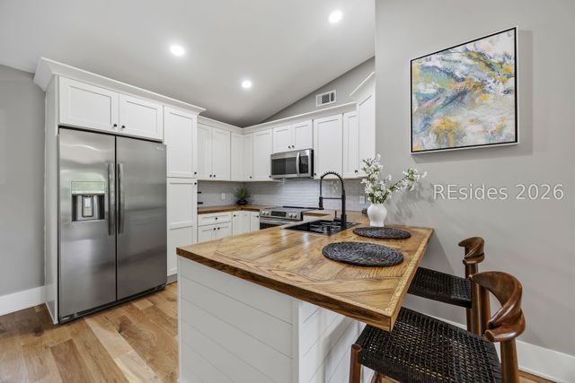 5 Gum Tree Rd Apt L20, Hilton Head Island, SC 29926