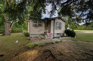 2185 Buena Vista Dr, Hermitage, PA 16148