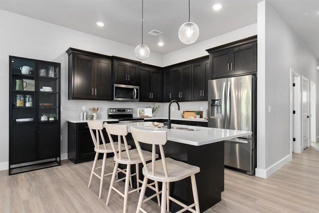 3026 COMMUNITY WAY, Menasha, WI 54952