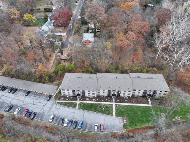 300 Gilkeson Road 12A, Mt Lebanon, PA 15228