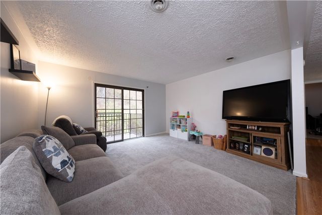 300 Gilkeson Road 12A, Mt Lebanon, PA 15228