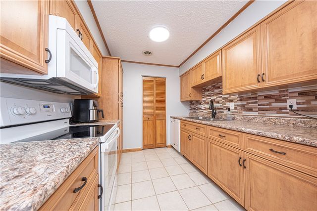 300 Gilkeson Road 12A, Mt Lebanon, PA 15228