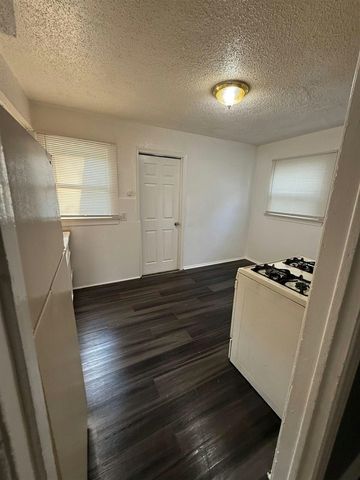 16191 Salem, Detroit, MI 48219