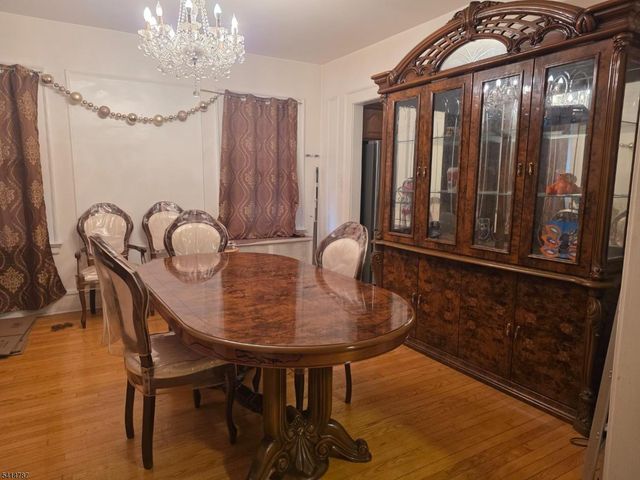 5 Roosevelt Ave, East Orange City, NJ 07017
