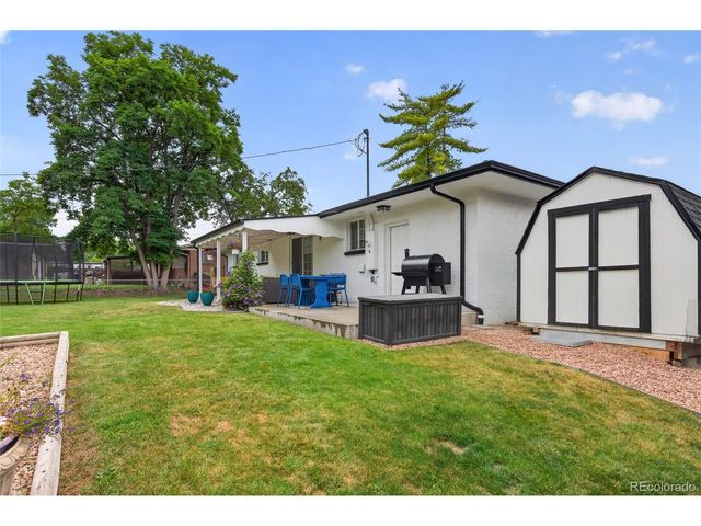 7650 S Kit Carson Dr, Centennial, CO 80122