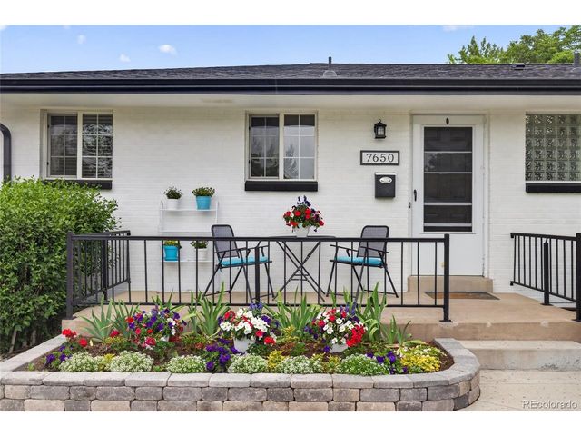7650 S Kit Carson Dr, Centennial, CO 80122