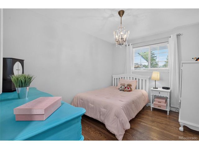 7650 S Kit Carson Dr, Centennial, CO 80122