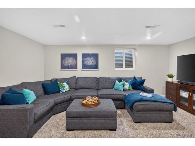 7650 S Kit Carson Dr, Centennial, CO 80122