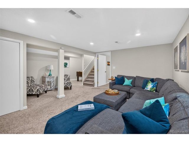 7650 S Kit Carson Dr, Centennial, CO 80122