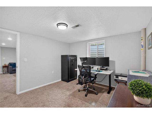 7650 S Kit Carson Dr, Centennial, CO 80122