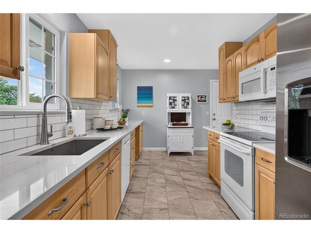 7650 S Kit Carson Dr, Centennial, CO 80122