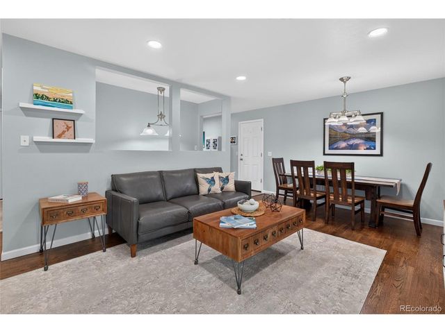 7650 S Kit Carson Dr, Centennial, CO 80122