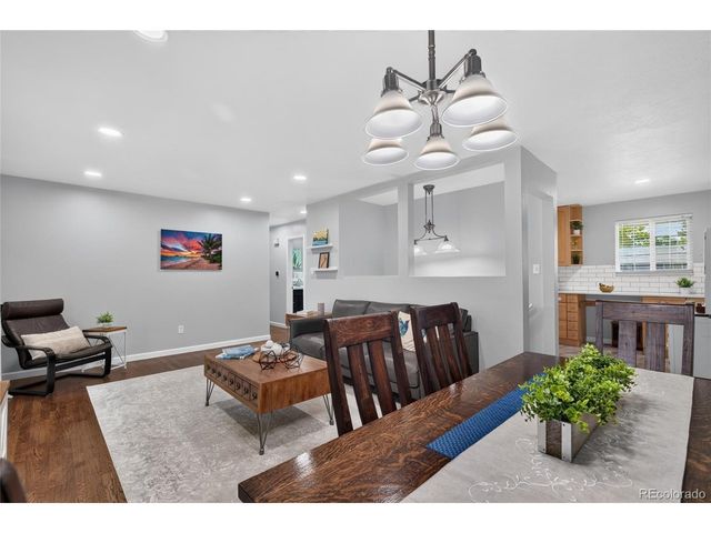 7650 S Kit Carson Dr, Centennial, CO 80122