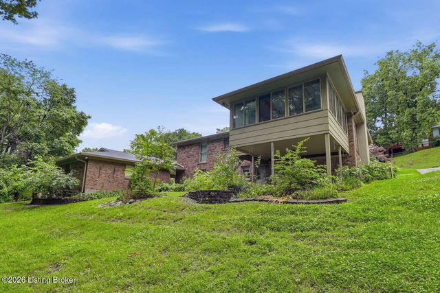 2724 Windsor Forest Dr, Louisville, KY 40272
