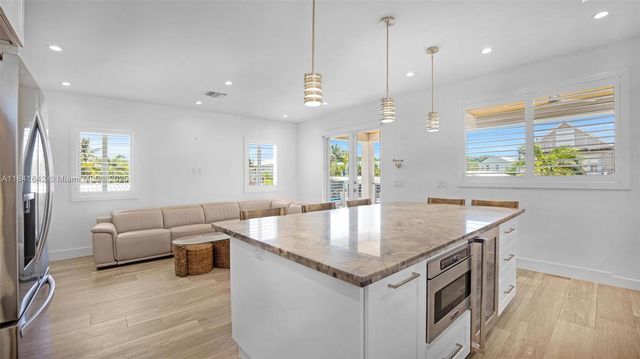 410 Bowie Ln, Key Largo, FL 33037