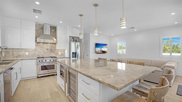 410 Bowie Ln, Key Largo, FL 33037