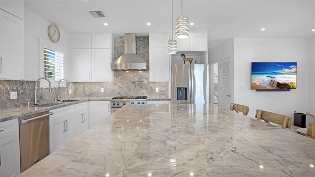 410 Bowie Ln, Key Largo, FL 33037