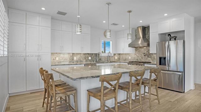 410 Bowie Ln, Key Largo, FL 33037