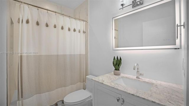 410 Bowie Ln, Key Largo, FL 33037